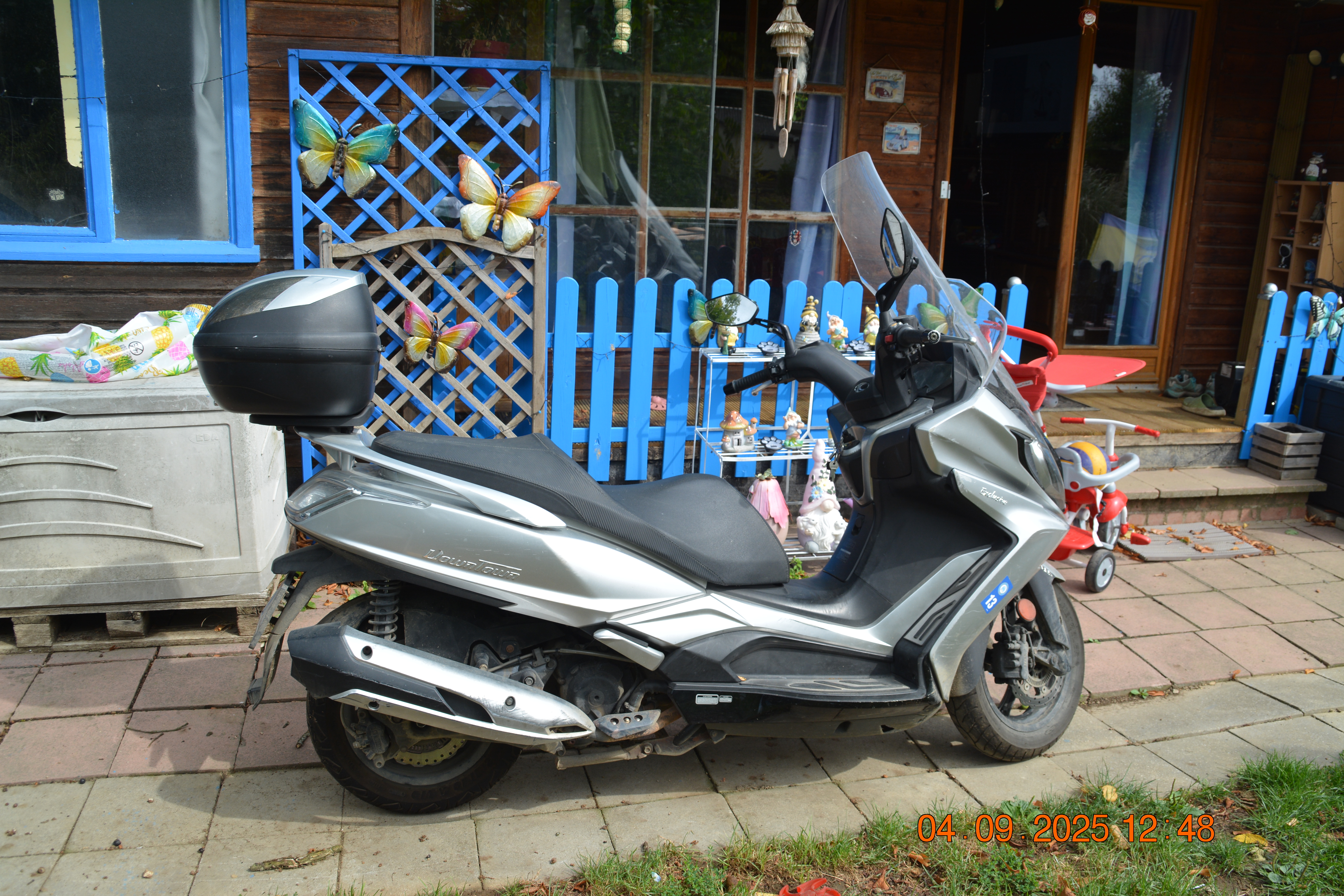 Photo 1